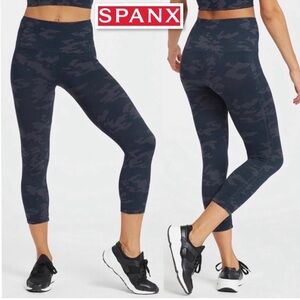Spanx Look At Me Now Camo Seamless Cropped Leggings S / P Ankle High Rise Petite